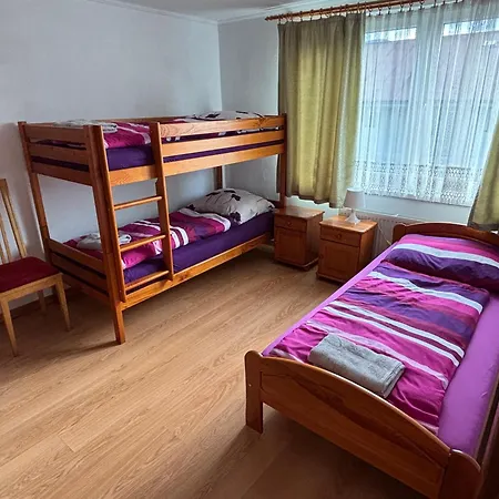 Zeleny Domcek Pensión 3*