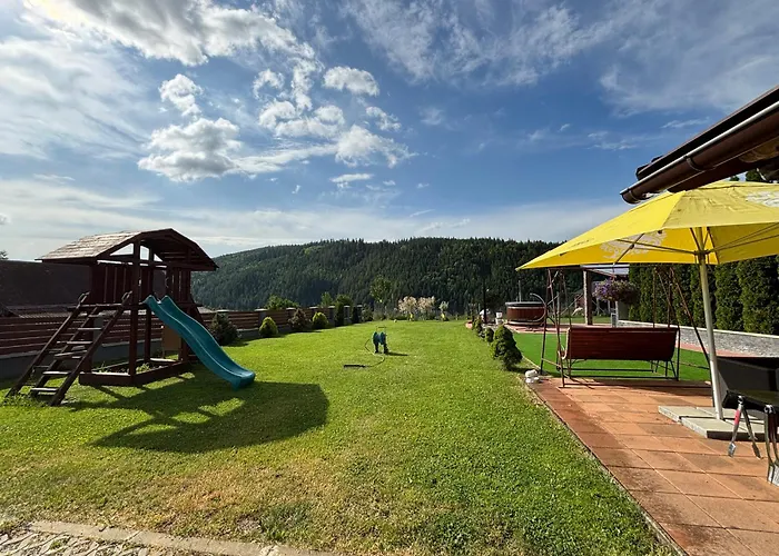 Zeleny Domcek بيت ضيافة Heľpa