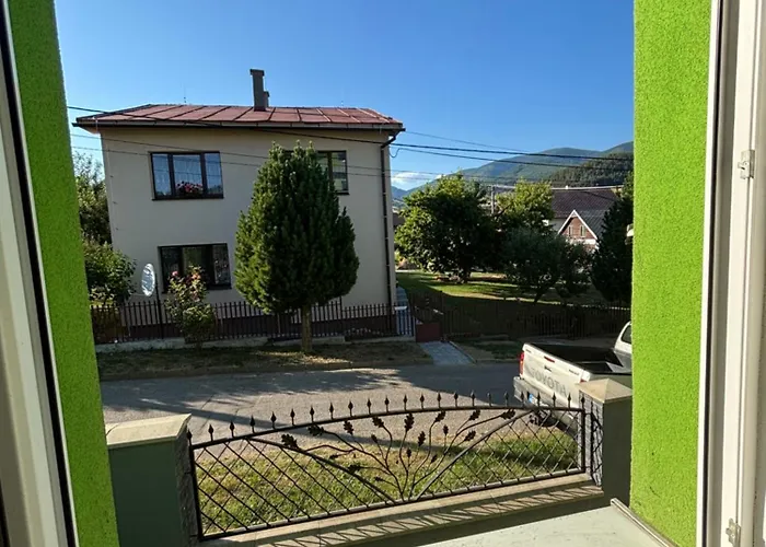 Zeleny Domcek بيت ضيافة 3*